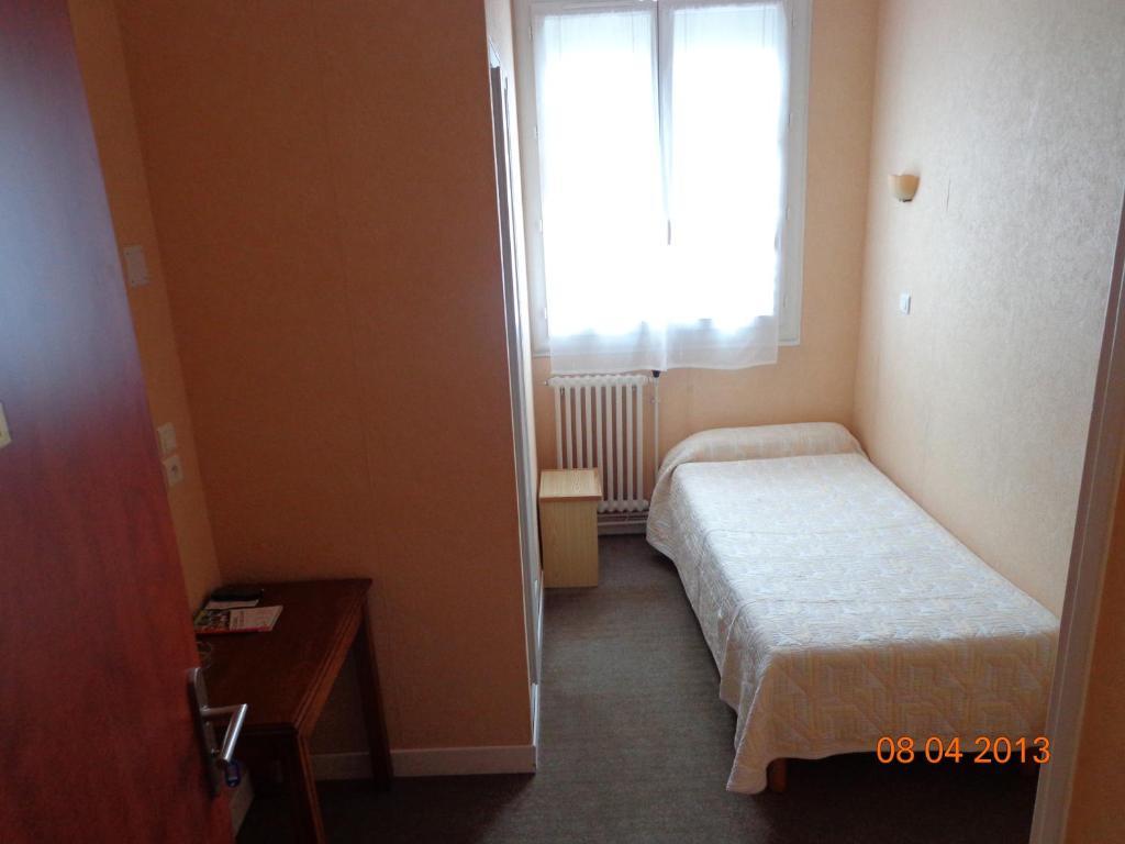 Hôtel Hélios Lourdes Habitación foto
